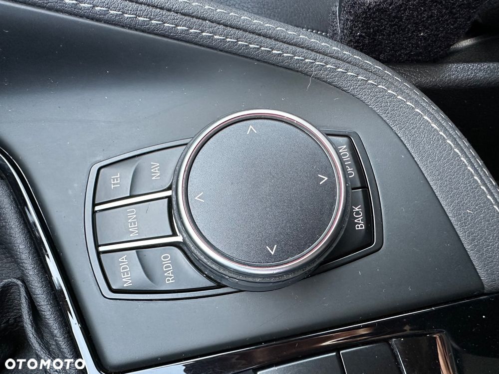 BMW X1 sDrive18d xLine - 23