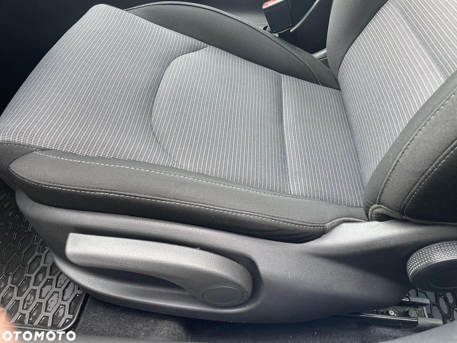 Hyundai i30 1.5 DPI Classic + - 12