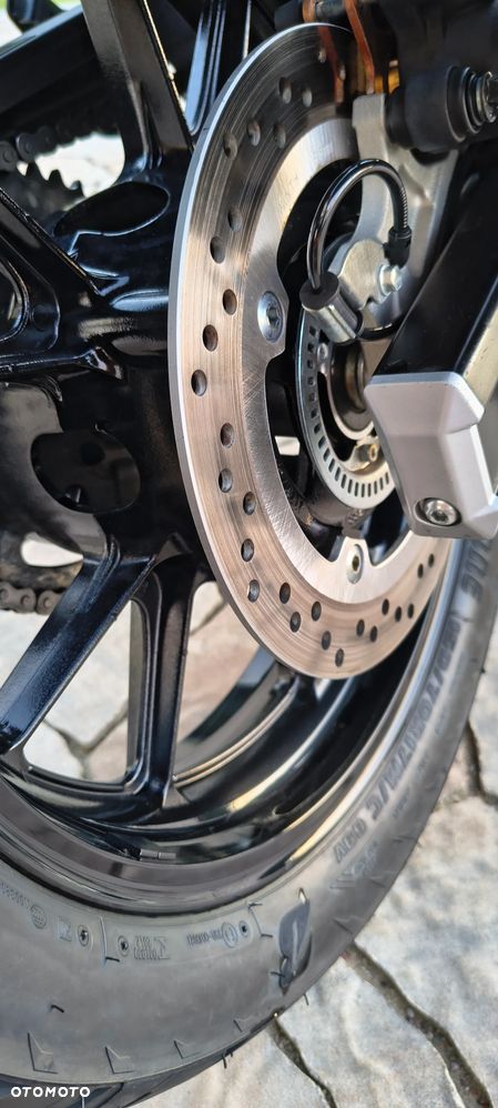 Suzuki V-STROM - 16