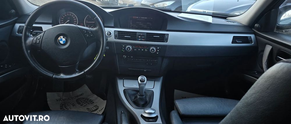 BMW Seria 3 318d DPF Touring Edition Sport - 2