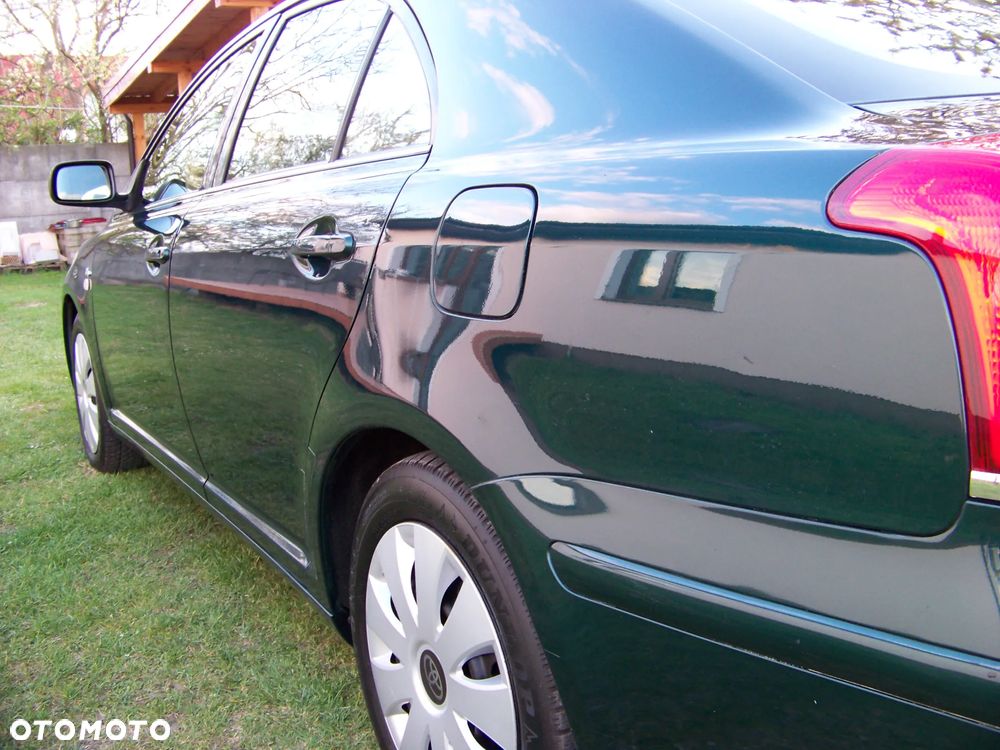 Toyota Avensis 2.0 D-4D - 15