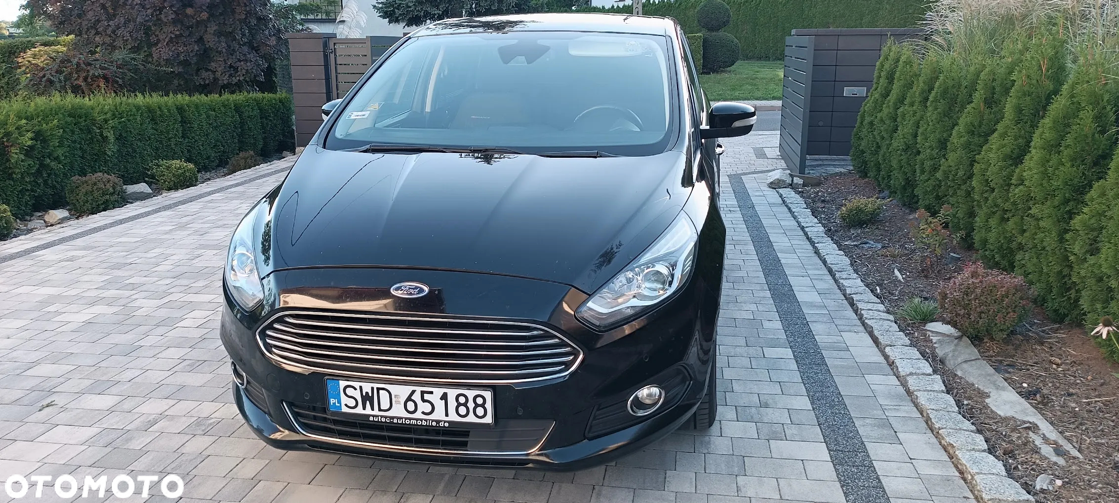 Ford S-Max 2.0 TDCi Titanium PowerShift - 2