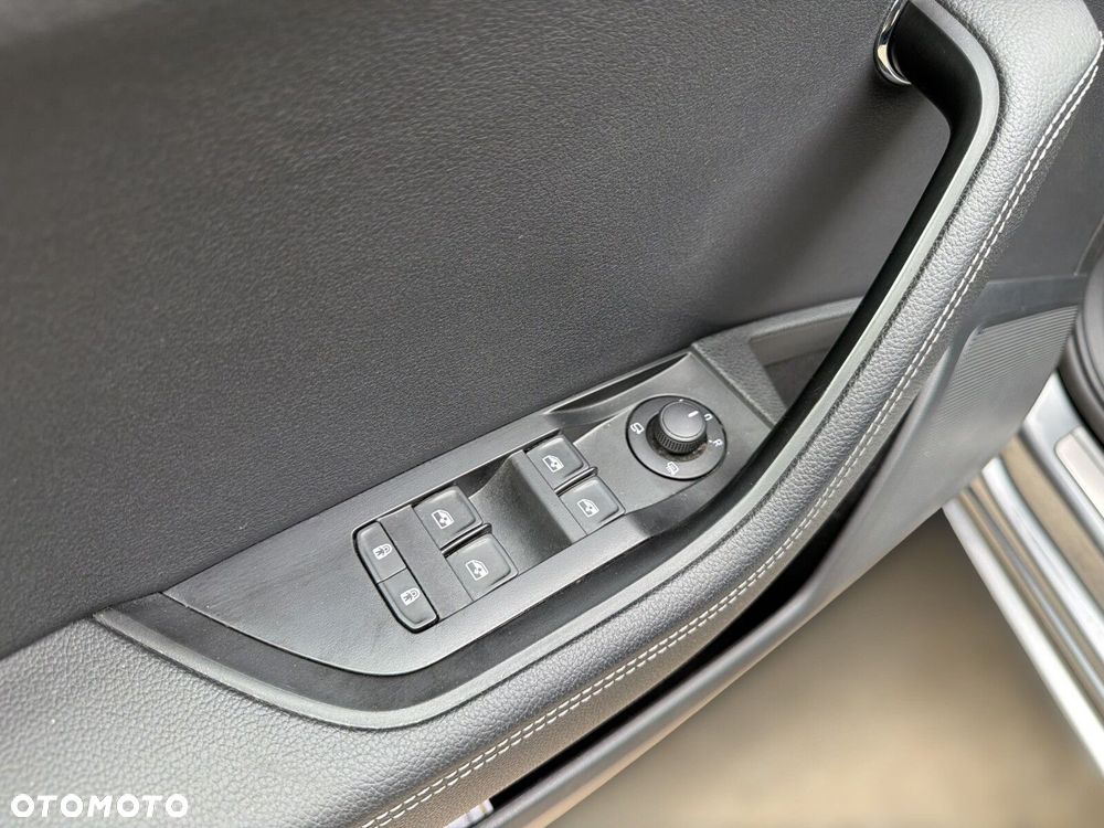 Skoda Superb 2.0 TDI SCR Style DSG - 20