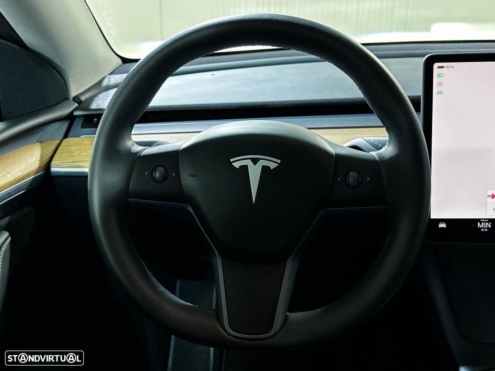 Tesla Model Y Long Range Dual Motor AWD - 21