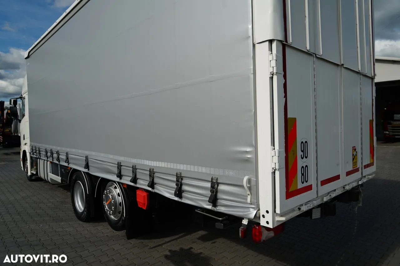 Scania R 450 / MEGA / 6x2 / CORTINĂ - 8,2 m / SOLO / PUNTE RIDICATĂ / PODEA REZISTENTĂ / NAVI / - 13