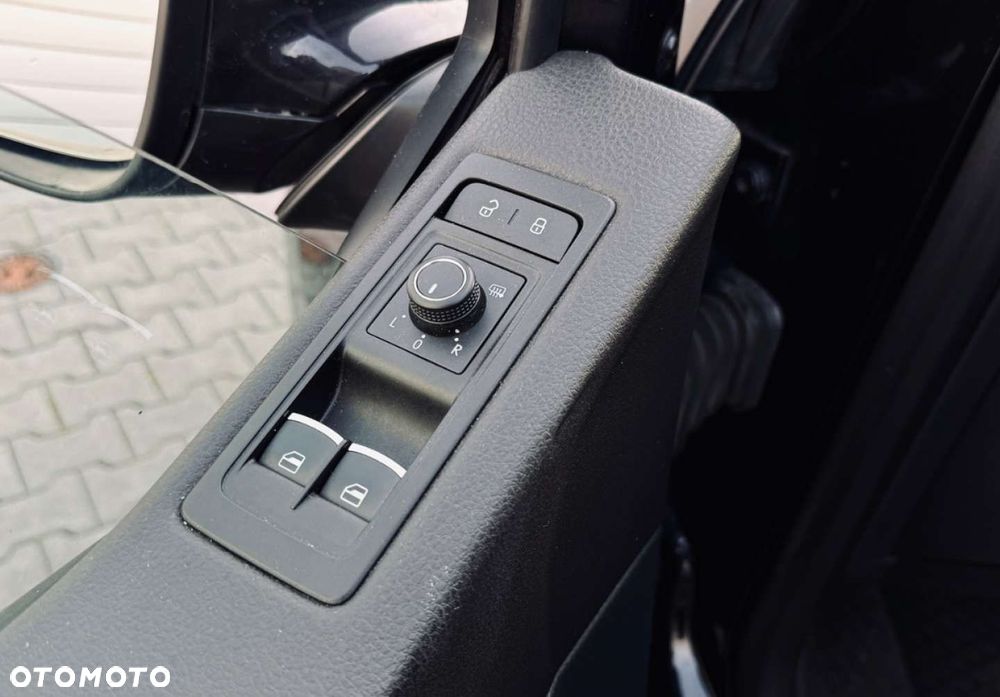 Volkswagen Multivan - 26