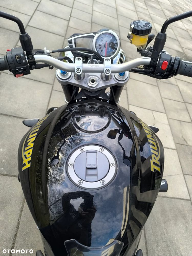 Triumph Street Triple - 7