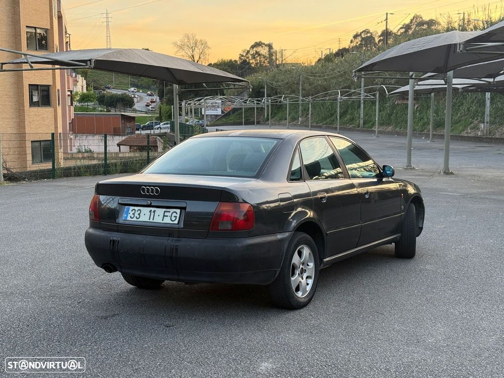 Audi A4 1.6 Plus - 7