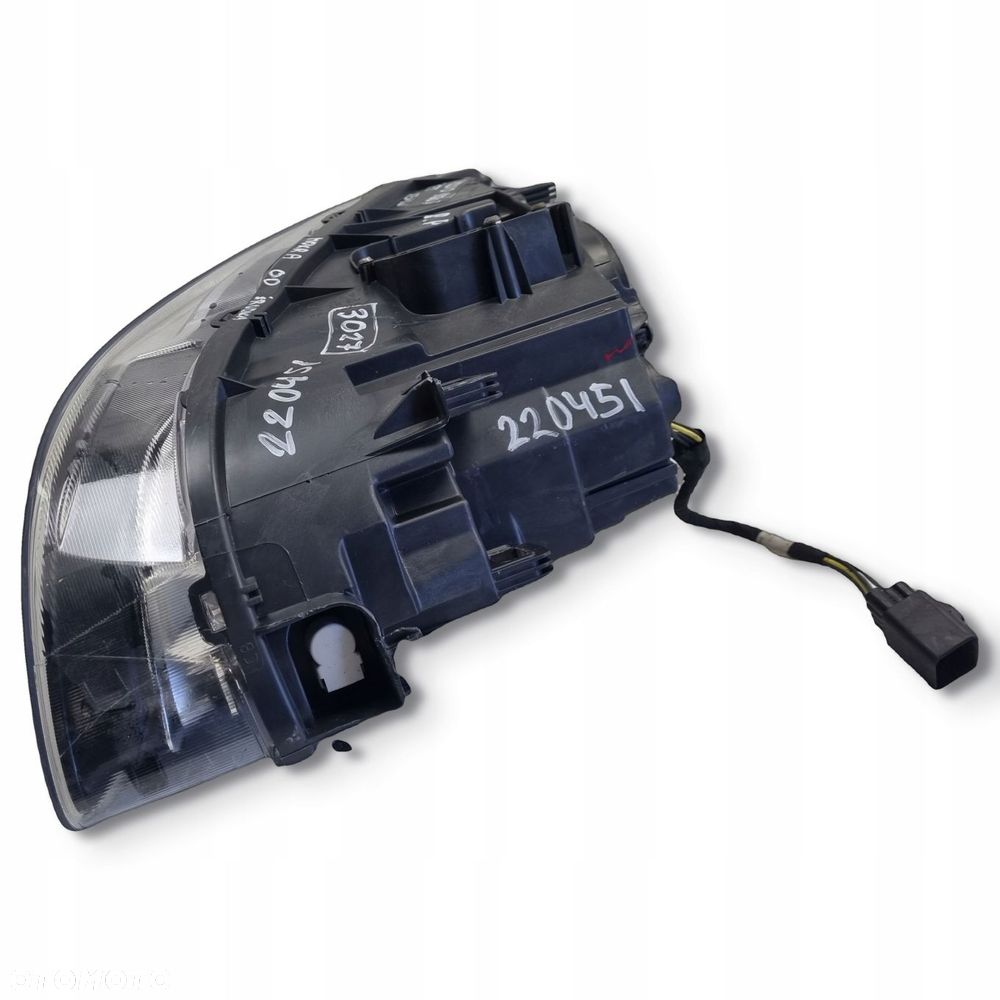 LAMPA PRAWA Volvo S60 II V60 prawy przód przednia EUROPEJSKA XENON 31358094 - 7