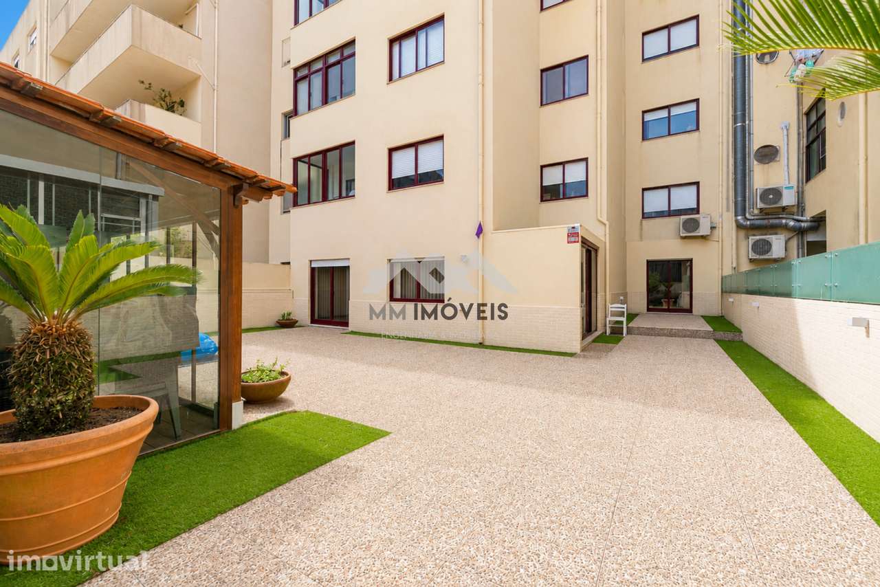 T3 Renovado | Área total 334m2 |  Terraço 130m2 | Garagem | Junto Praç - Grande imagem: 5/60