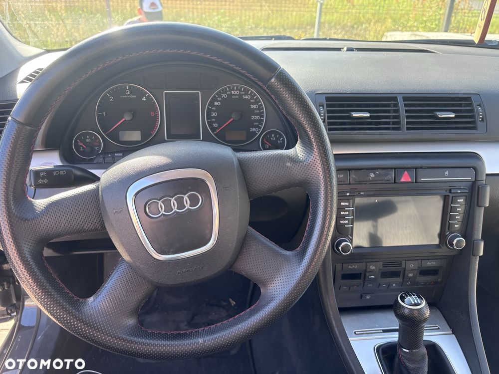 Audi A4 Limousine - 6