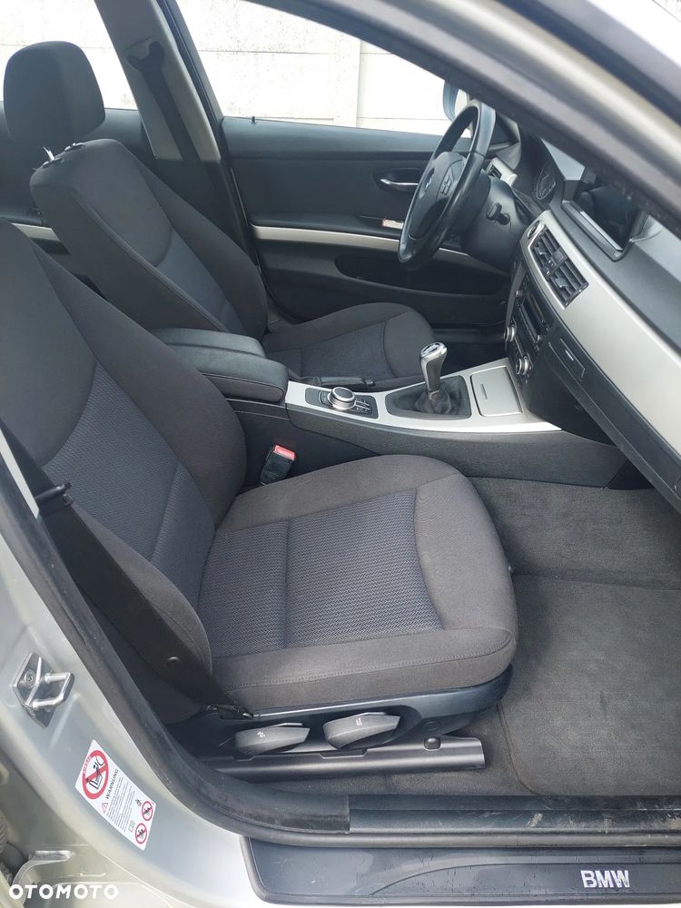 BMW Seria 3 318d DPF Edition Lifestyle - 6