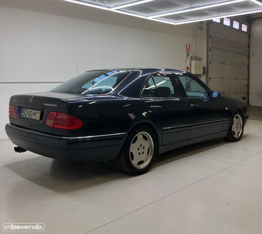 Mercedes-Benz E 300 - 7