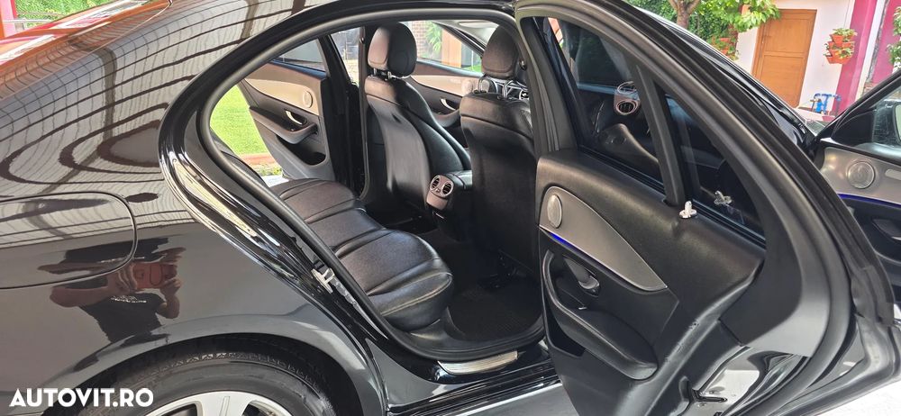 Mercedes-Benz E 220 d 9G-TRONIC AMG Line - 23