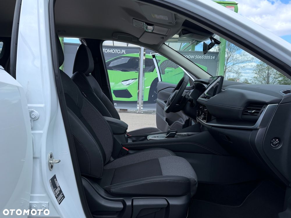 Nissan Qashqai 1.3 DIG-T N-Connecta DCT - 33