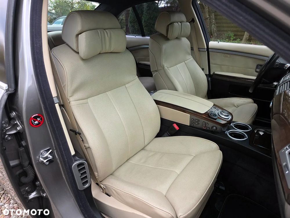 BMW Seria 7 - 26