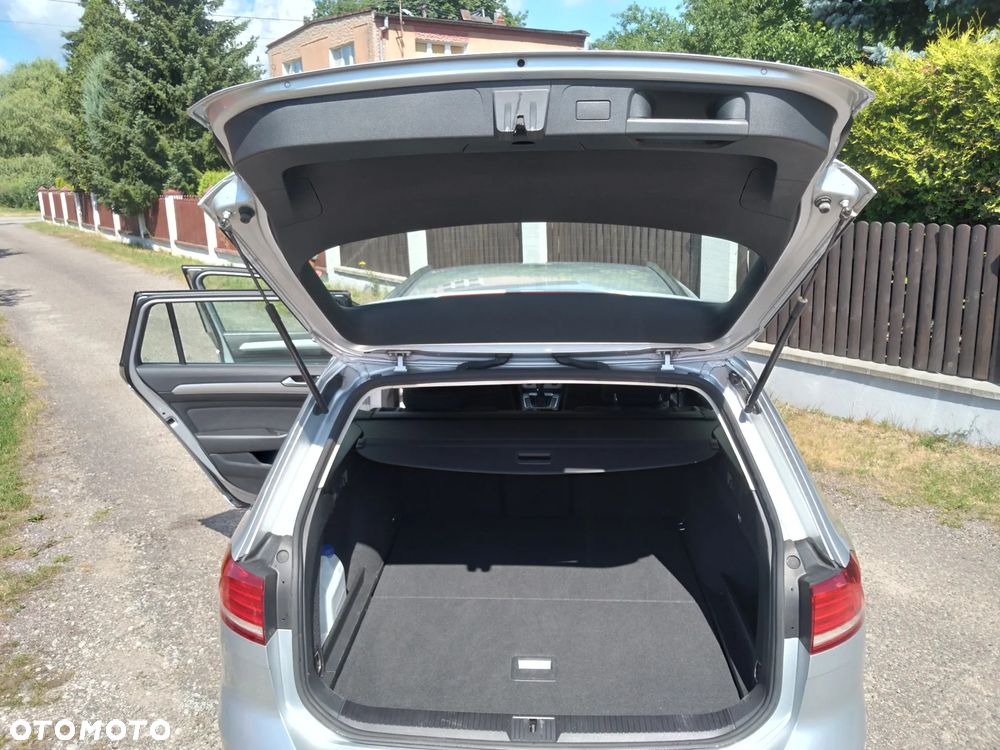 Volkswagen Passat - 17