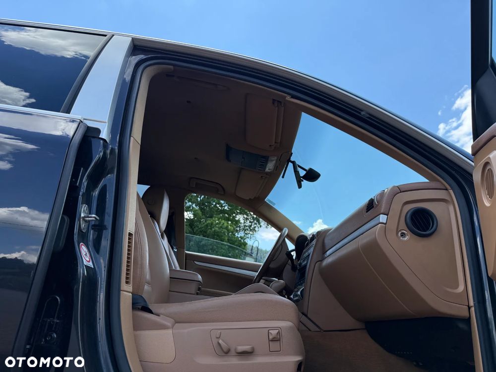 Porsche Cayenne - 13