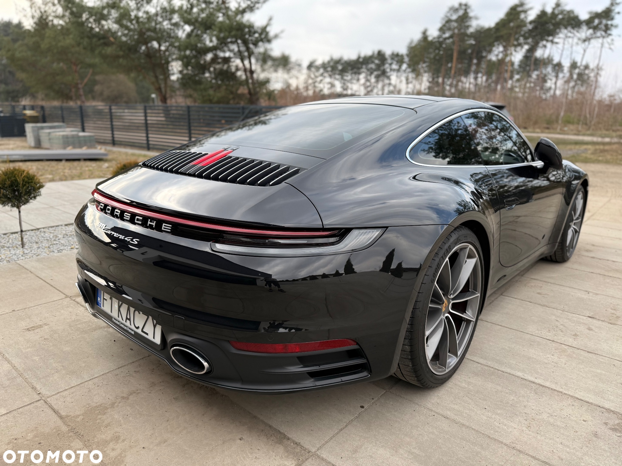 Porsche 911 Carrera 4S - 10