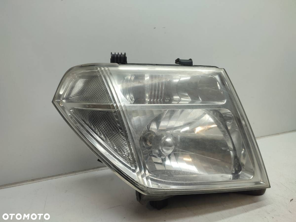 LAMPA PRZÓD PRZEDNIA PRAWA NISSAN NAVARA III D40 EUROPA - 2