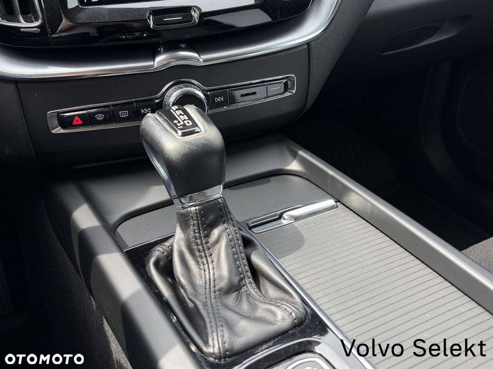 Volvo XC 60 D4 AWD Momentum - 29