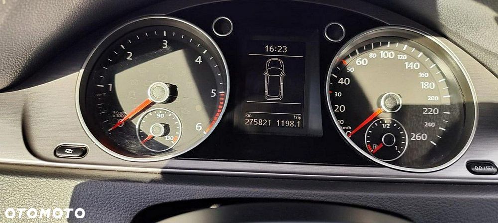 Volkswagen Passat - 15