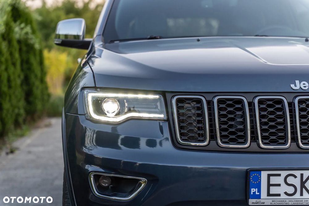 Jeep Grand Cherokee - 16