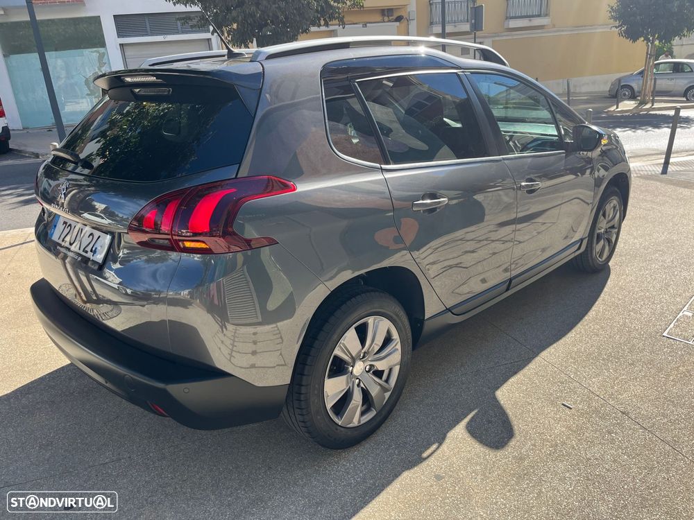 Peugeot 2008 1.2 PureTech Style - 8