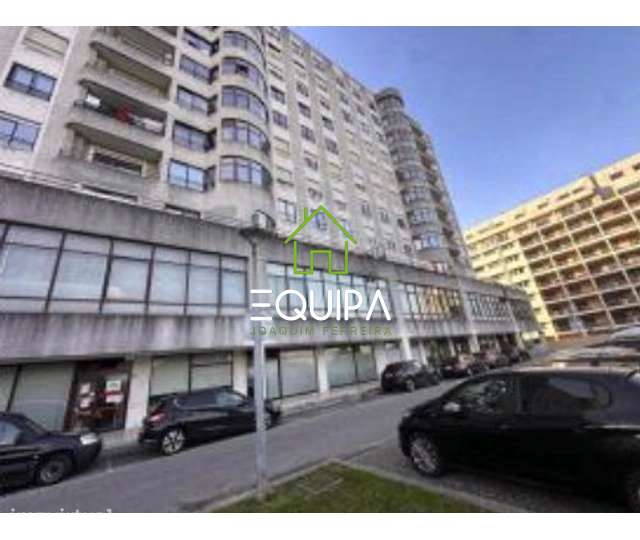 Lojas destinadas a comercio e serviços, em  Vila Nova de Gaia - Centr - Grande imagem: 2/8