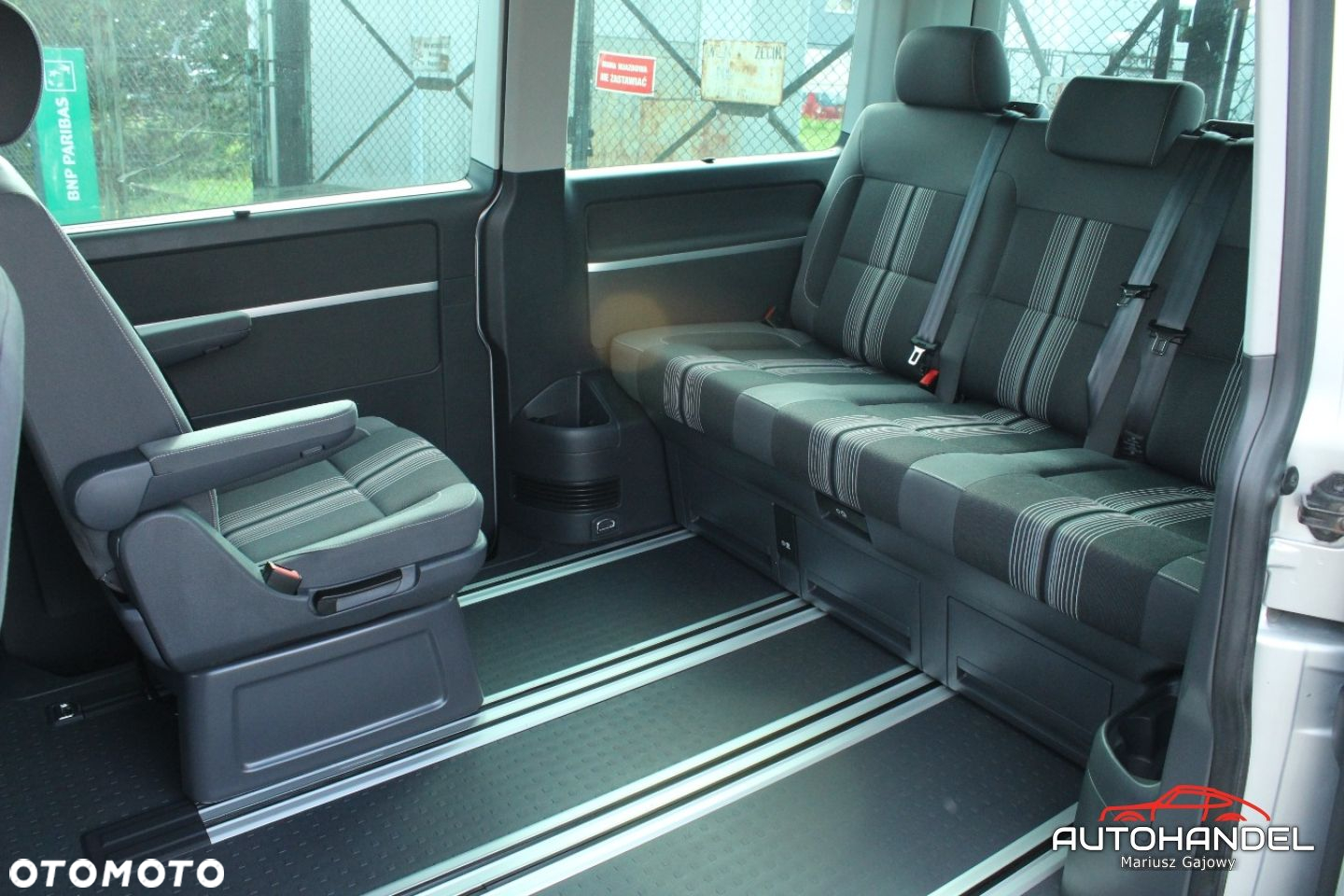 Volkswagen Multivan - 16