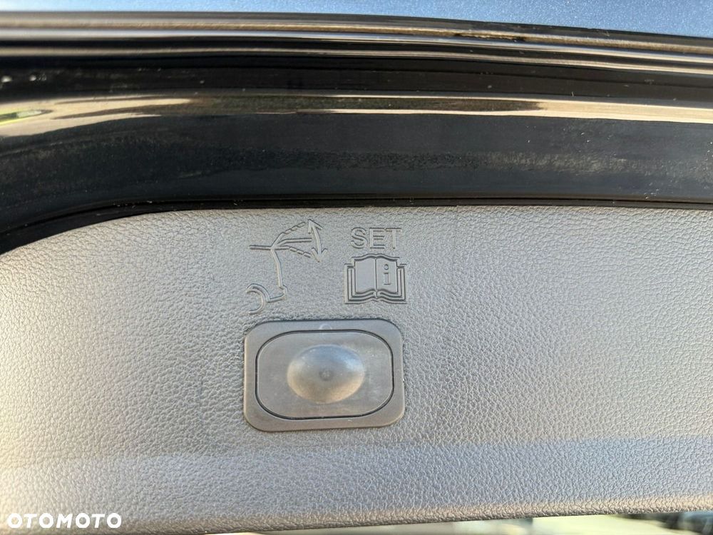 Ford Kuga - 27