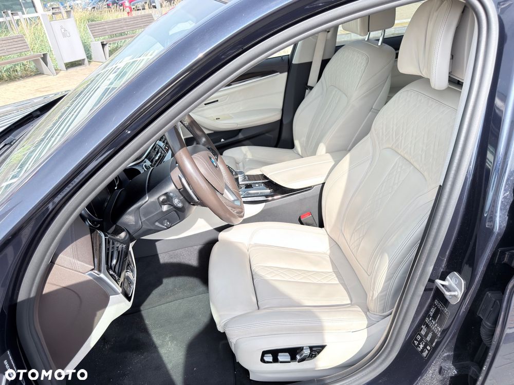 BMW Seria 5 540i Luxury Line - 13