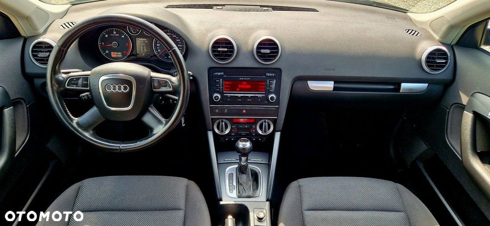 Audi A3 Sportback 1.6 TDI S tronic Attraction - 8