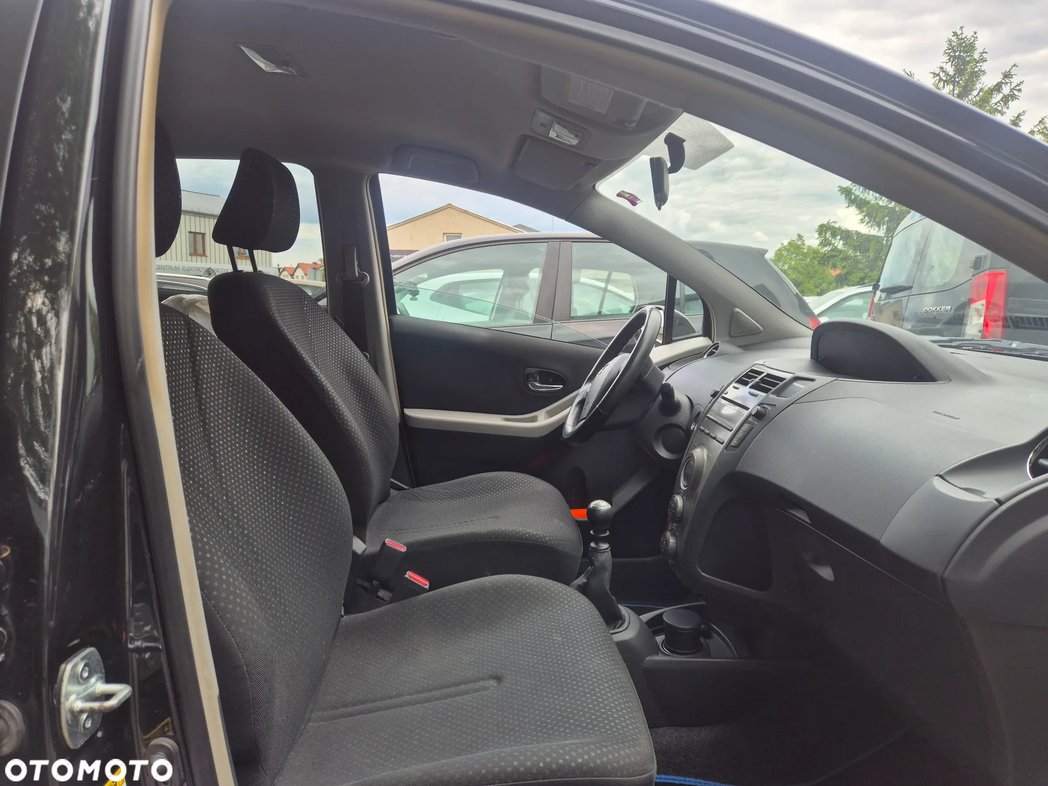 Toyota Yaris 1.33 VVT-i Executive - 13