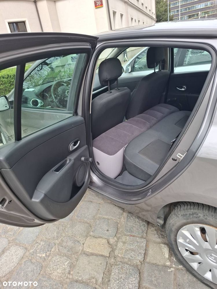 Renault Clio 1.5 dCi Authentique - 13