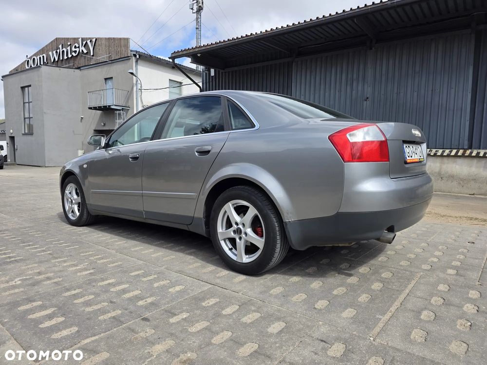 Audi A4 Limousine - 6