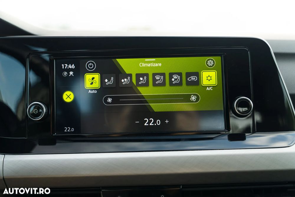 Volkswagen Golf 1.0 TSI Life - 32