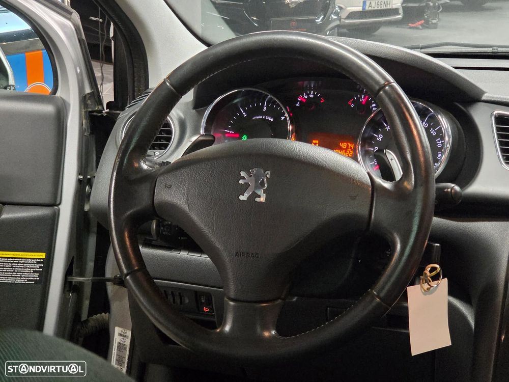 Peugeot 3008 1.6 e-HDi Sport CMP6 - 24