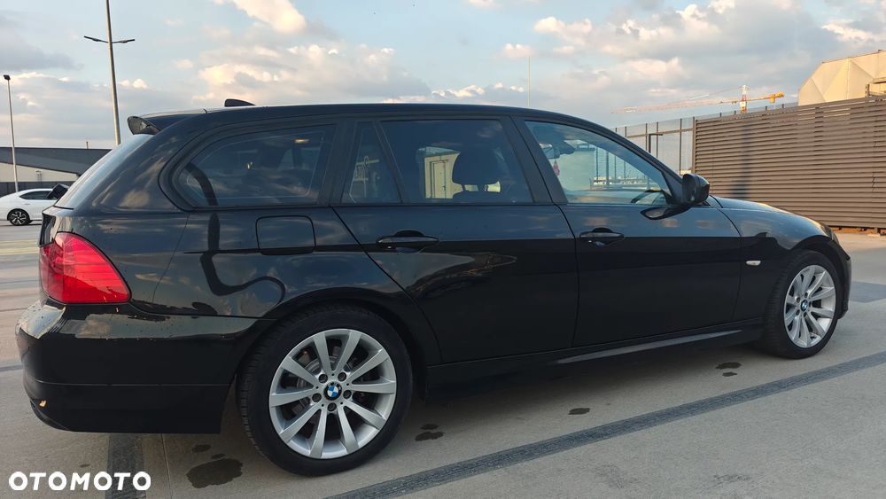 BMW Seria 3 318i Edition Sport - 10