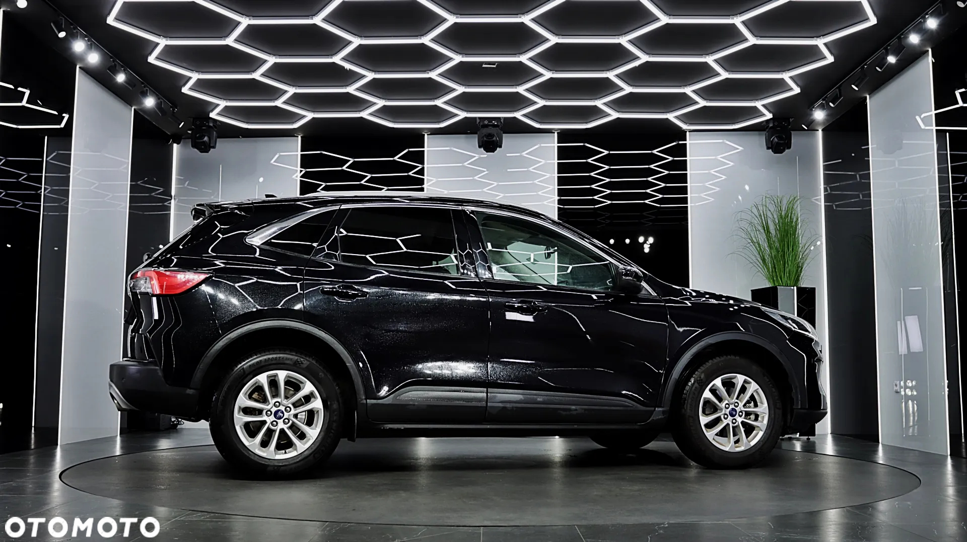 Ford Kuga 2.5 FHEV FWD Titanium - 10