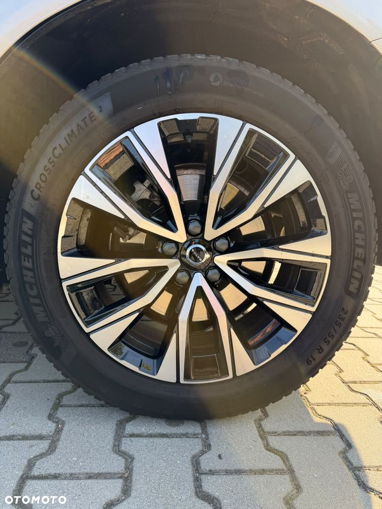 Volvo XC 60 B5 B AWD Plus Dark - 17