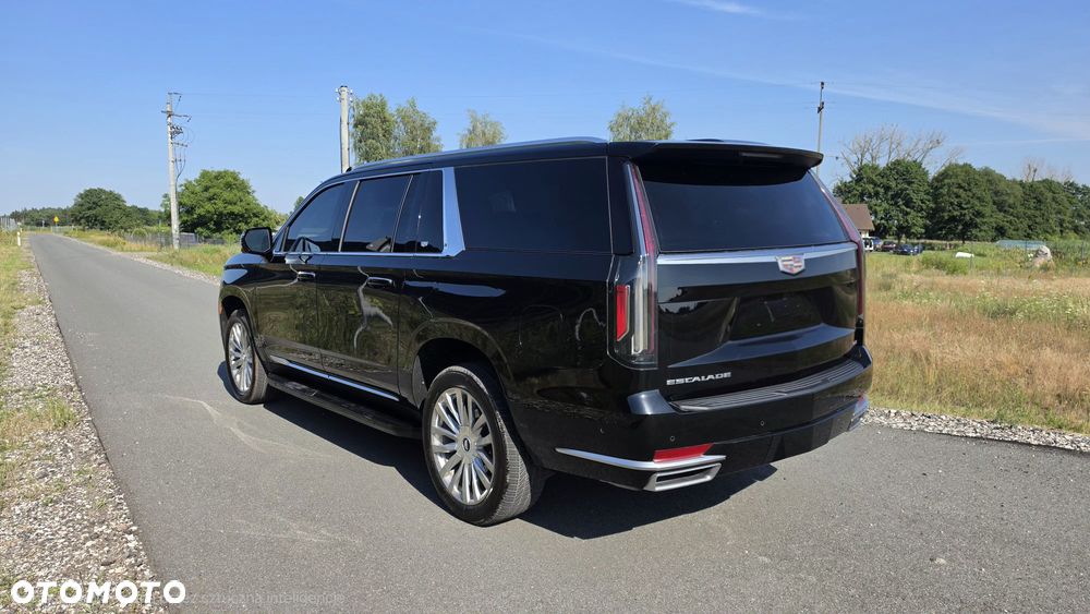 Cadillac Escalade - 4