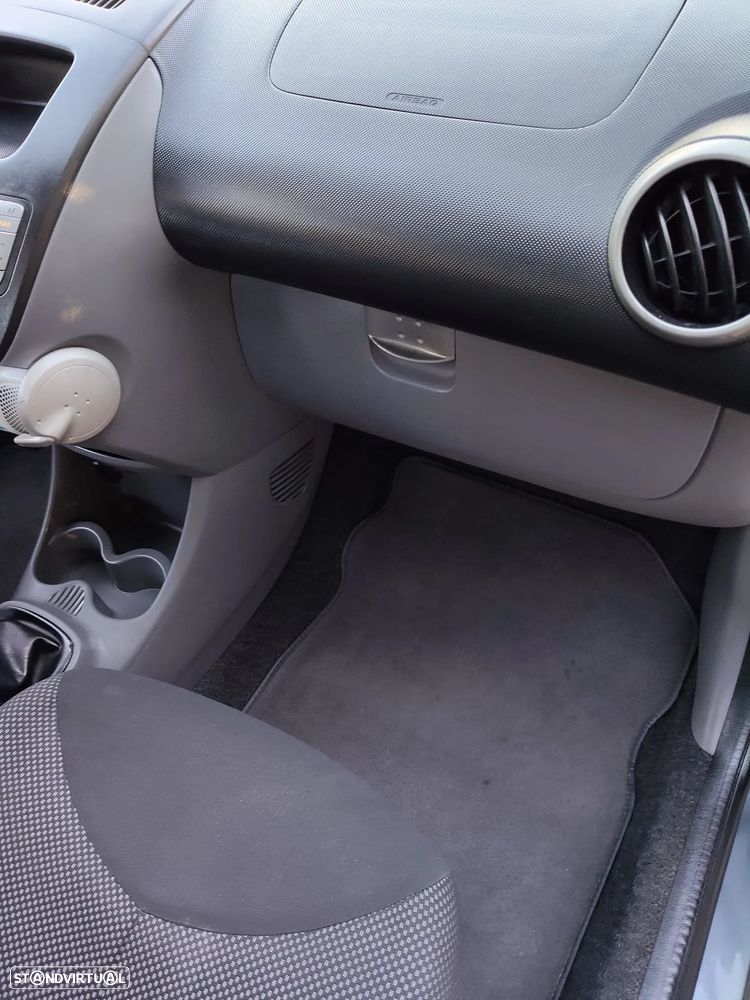 Toyota Aygo 1.0 + AC - 12