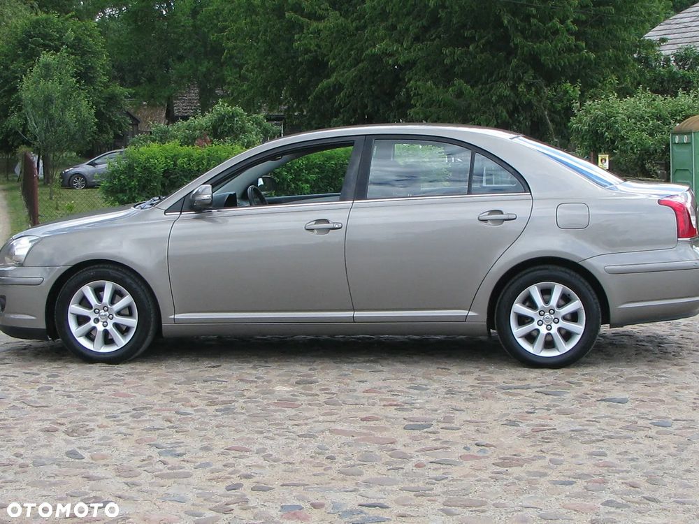 Toyota Avensis 2.0 VVT-i Executive - 8