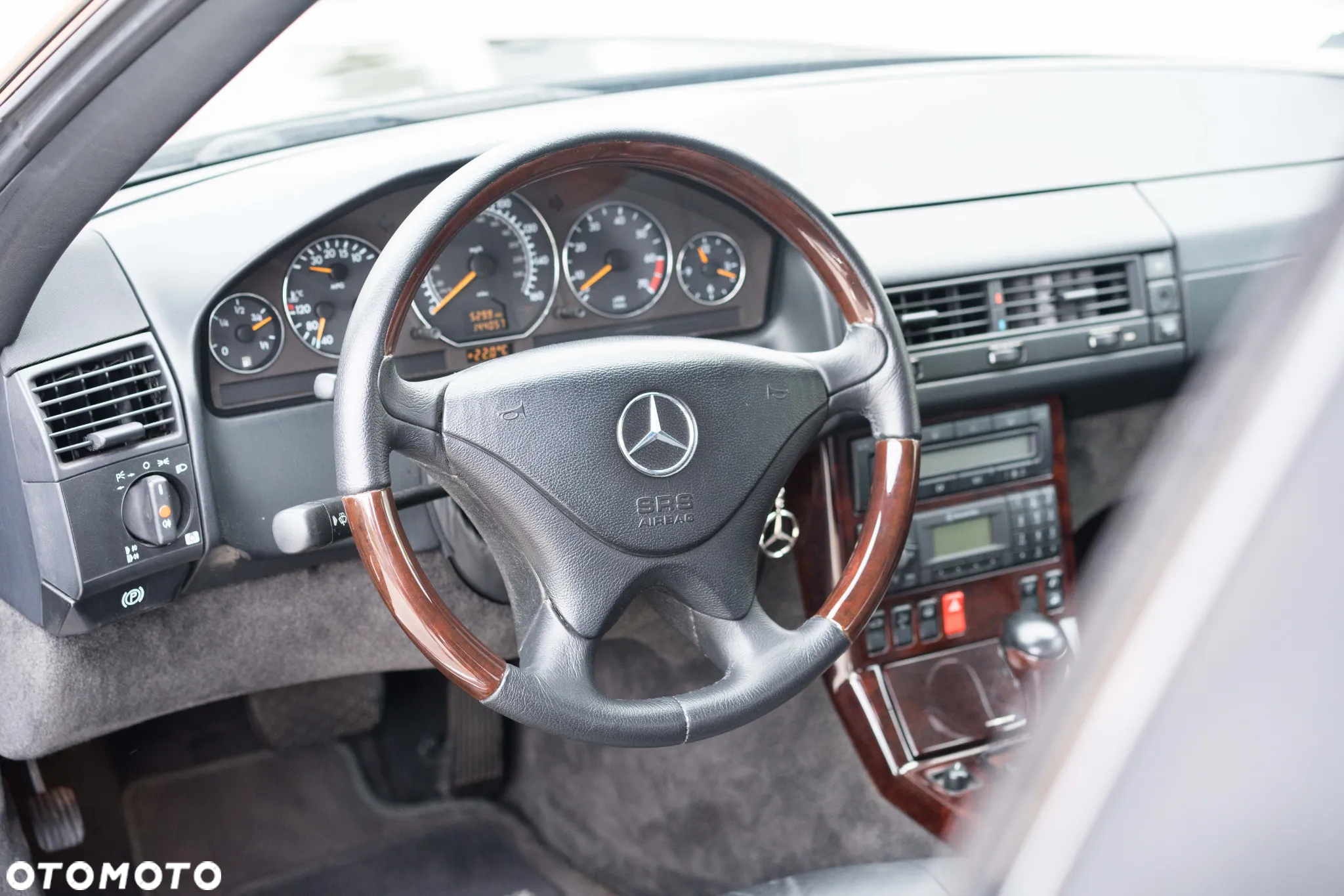 Mercedes-Benz SL 500 - 16