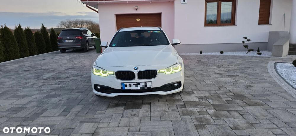 BMW Seria 3 320d xDrive Sport Line - 2