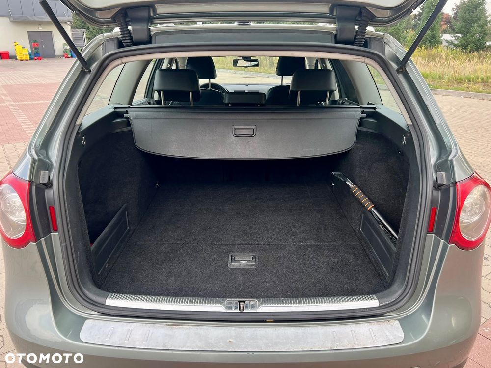 Volkswagen Passat - 30