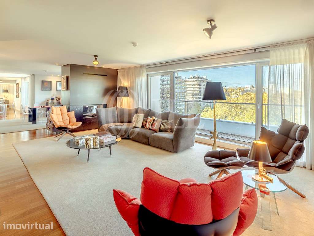 Apartamento T6 com varanda, Campo Pequeno, Lisboa. - Grande imagem: 4/57