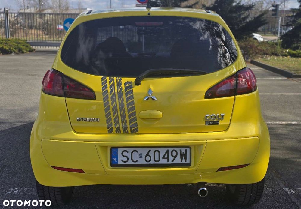 Mitsubishi Colt - 8