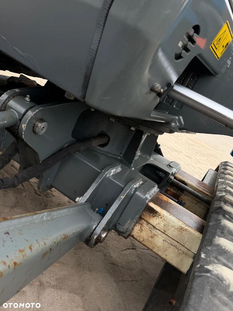 Wacker Neuson ET16 Minikoparka Koparka 2 tony. 793mtg JAK NOWA 2018 rok z Gospodarstwa Norweskiego 793 mtg. IGŁA! Rozsuwane hydraulicznie gąsienice. Dodatkowe sekcje Hydrauliczne. Silnik Yanmar 3 cyl. Aktualna DEKRA BMWT. Po serwisach! Ani deka luzów i wycieków. OKAZJA TANIO. Zadbana maszyna. 2 łyżki. Nie różni się od nówki sztuki z salonu!! Wielka Okazja. Fabryczny lakier na podzespołach! - 13